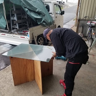 勝手口ガラス交換